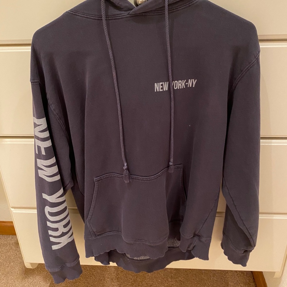 BRANDY MELVILLE SWEATSHIRT